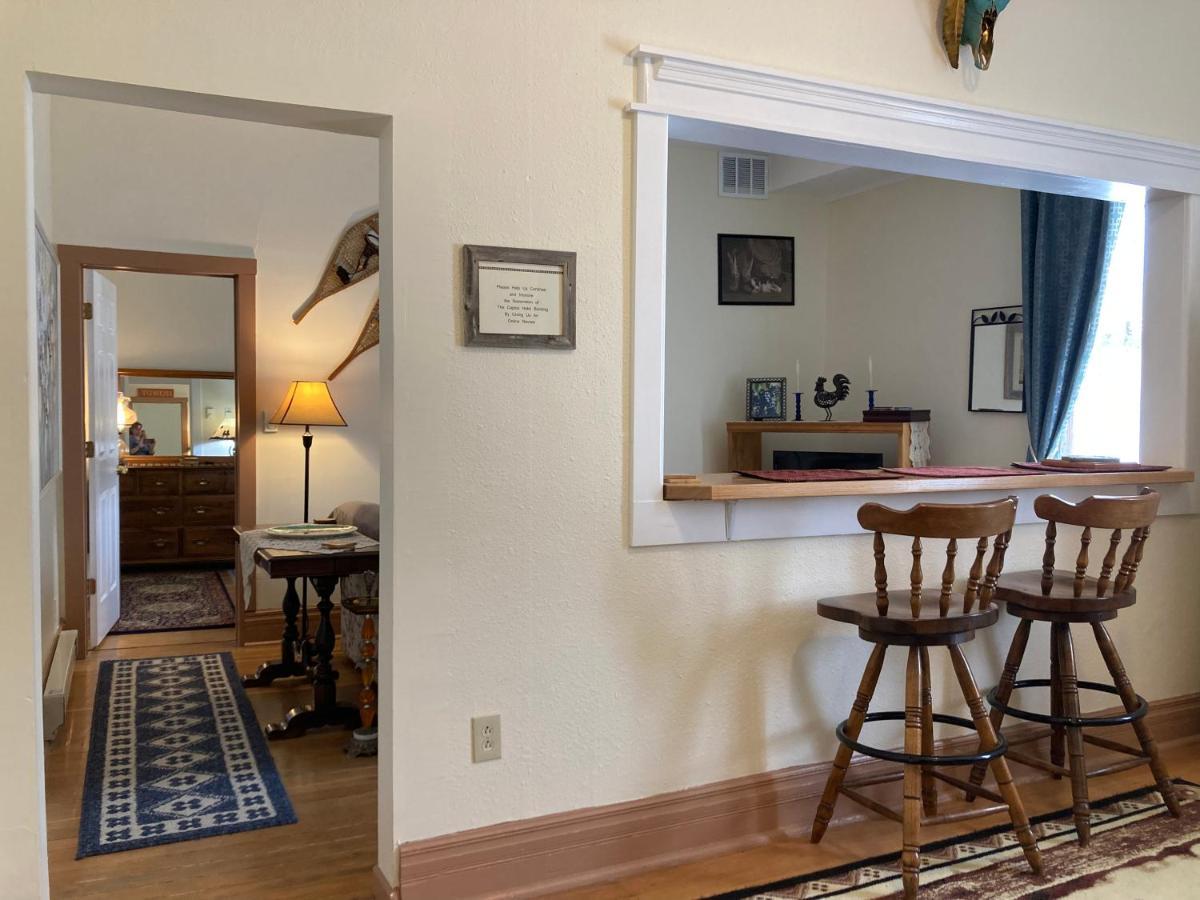 Historic Capitol Vacation Downtown Apartment